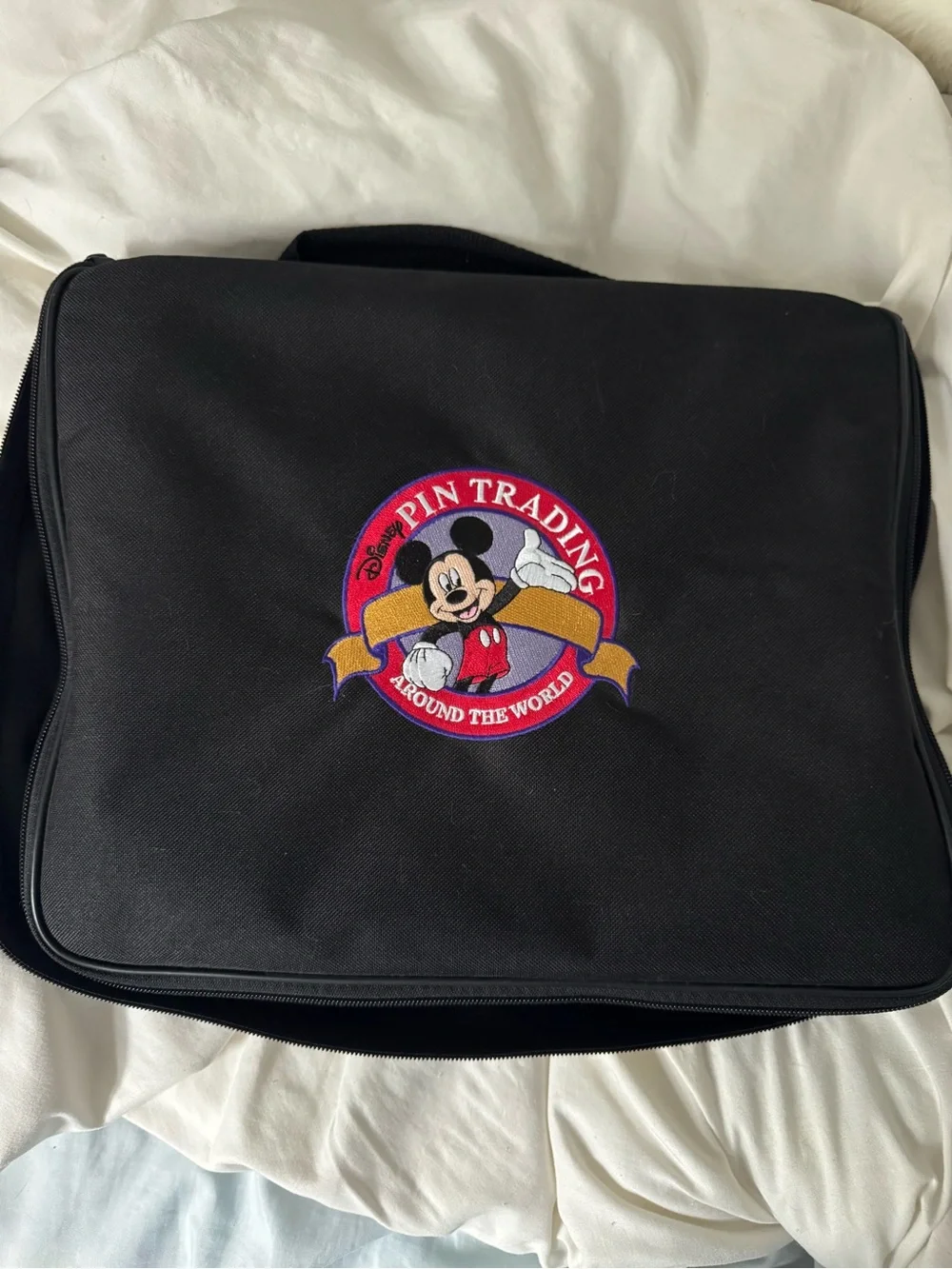 Disney Pin Trading Set RETIRED